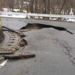 陥没した道路