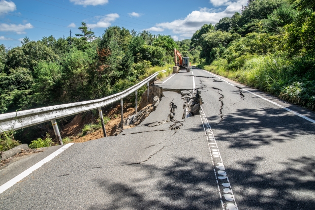 道路崩落